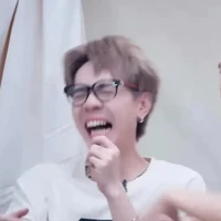 Lee Kon Hùng | t/g