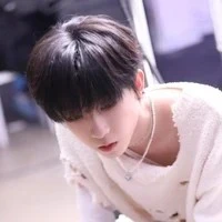 Vk iu của Dương Bác Văn