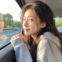 Hà Chi ( chị nam 9)