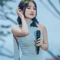 Khương Hoàn Mỹ ( Cam)