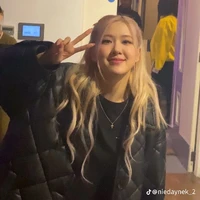 Rosé//Nàng//