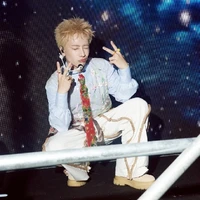 văn hào(Nicky)