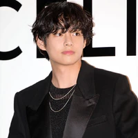 Kim Taehyung[ Anh ]