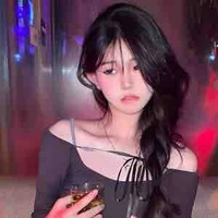 Tuyết Băng(vợ hắn)