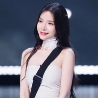 Nguyễn Hoàng Ly[LyLy]•1996