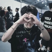 Q.Hùng