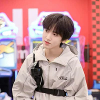 Tả Kỳ Hàm- em2