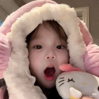 Hạ Uyển Ngưng lúc nhỏ