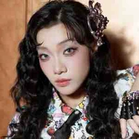 Nguyễn Linh Chi ( Chi  Xê)