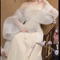 Trang Đài < em gái ruột hắn>