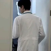 Lee Jung-hoon ( Đồng nghiệp của cô )