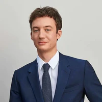 Frédéric Arnault - [ Con trai CEO LVMH ]