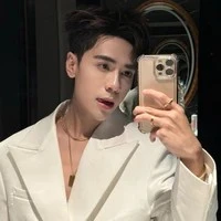 hùng(bạn chí cốt của hắn)