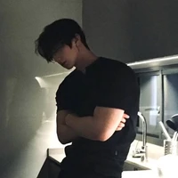 Đàn em (của cô)