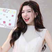 Lamoon(bạn thân em)