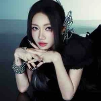 Orange(bạn thân cô)