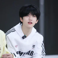 Trương Hàm Thụy | R