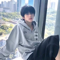 Trương Hàm Thụy | R