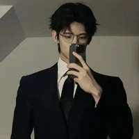 Trần Tùng Bách(anh cả)