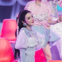 Nguyễn Hoàng Ly - Ly Ly