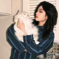 Vương Dịch - cô