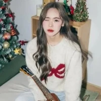 June Wanwimol - Bạn cô