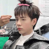 gái đẹp ở đây