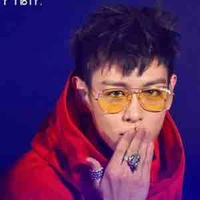 Choi SeungHyun ( T.O.P )