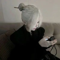 Hoa Thiên Thư-trợ lý của Gemini