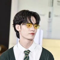 Por ( em trai Thomas )