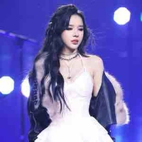 Lyly (Đồng nghiệp cũ)