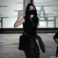 Viên Nhất Kỳ ( Cô )