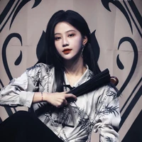 Viên Nhất Kỳ_"cô"