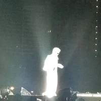 Thich drop giua chung