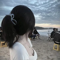 B.Quyên