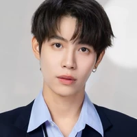 First Kanaphan ( Hắn )