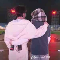 Tác giả ko show mặt