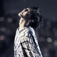 Kwon Jiyong - em.