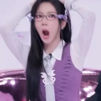 Khương Hoàng Mỹ ( cam)