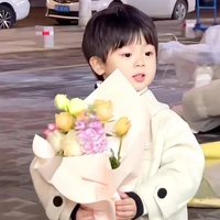 Lục Minh Viễn < hồi nhỏ>