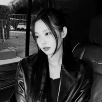 Kim Jennie ( Jennie )