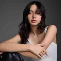 Lalisa Manoban ( Cô )