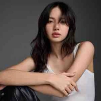 Lalisa Manoban ( Cô )