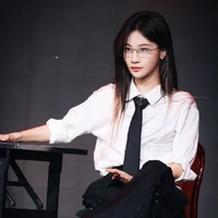 Viên Nhất Kỳ ( Y )