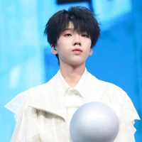 Nhiếp Vĩ Thần