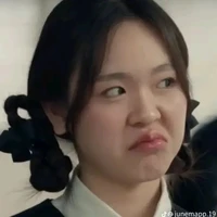 Ally cái lồn gì cũng đu
