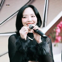 Nguyễn Khoa Tóc Tiên.