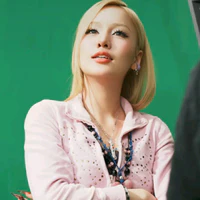 Thùy Dươngg (em)