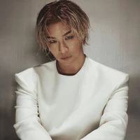 °• Dong Youngbae •°