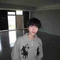 Nhiếp Vĩ Thần.Hắn